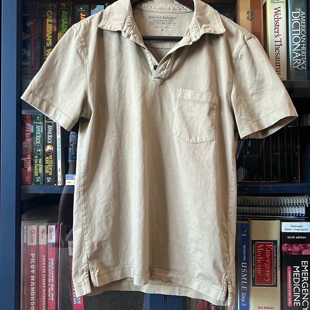 Banana Republic Men’s Polo Shirt. Size Small. Khaki colored